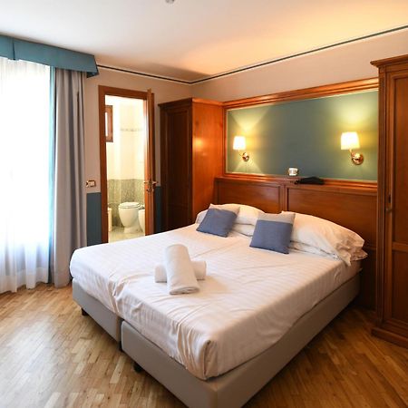 Hotel Cavour Rapallo Exterior photo