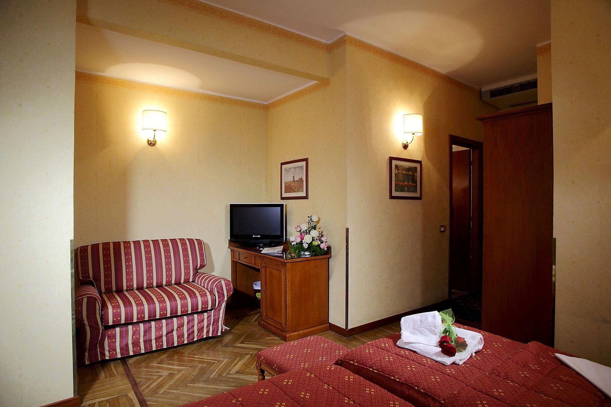 Hotel Cavour Rapallo Exterior photo