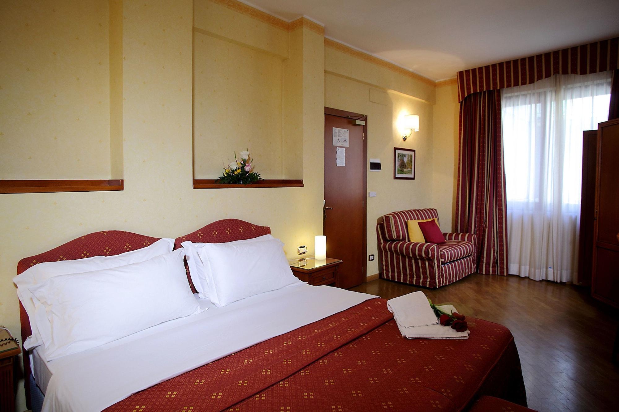 Hotel Cavour Rapallo Exterior photo