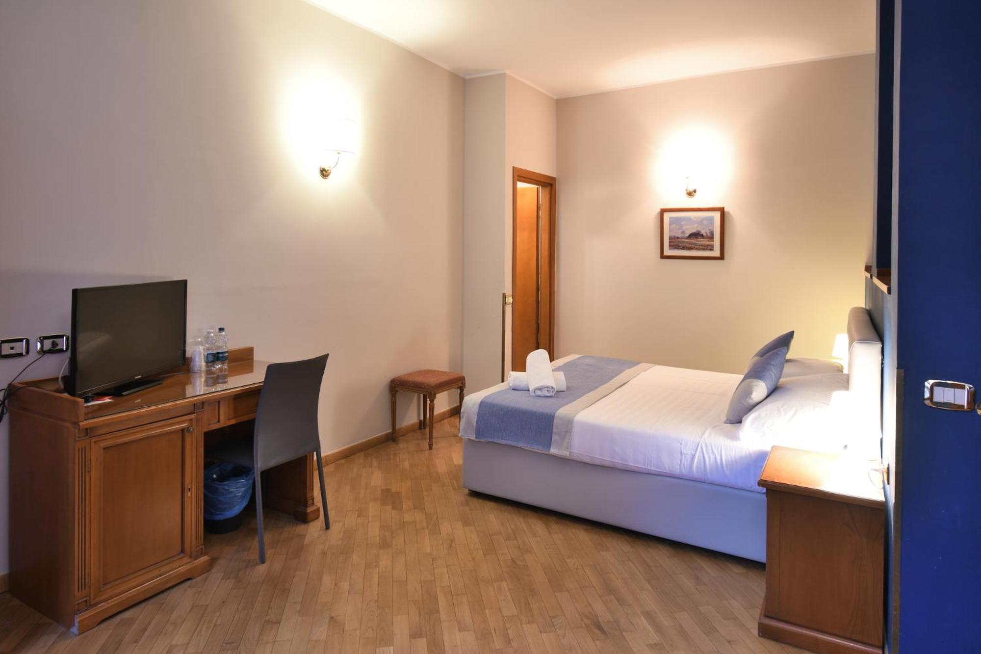 Hotel Cavour Rapallo Exterior photo