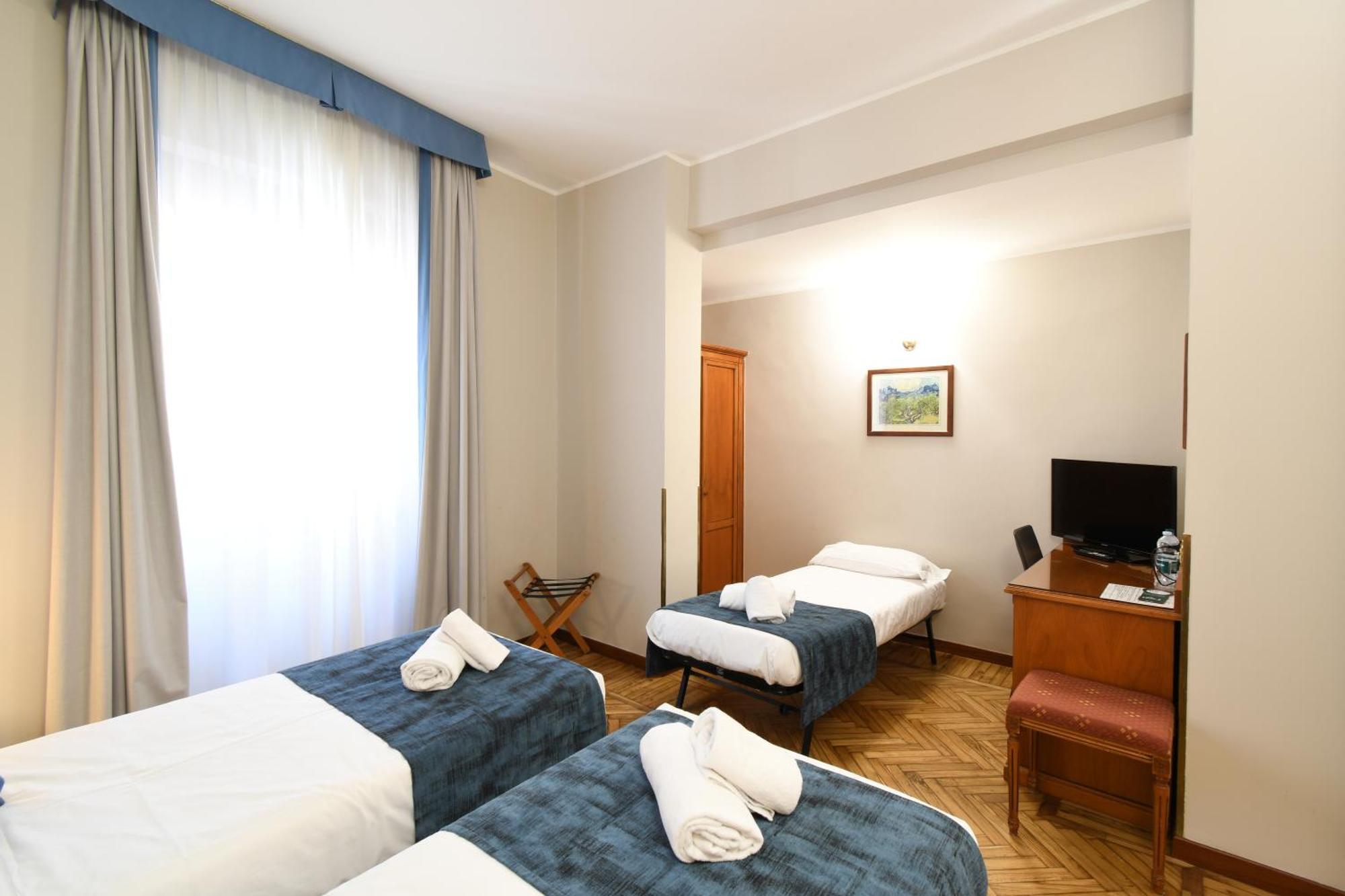 Hotel Cavour Rapallo Exterior photo