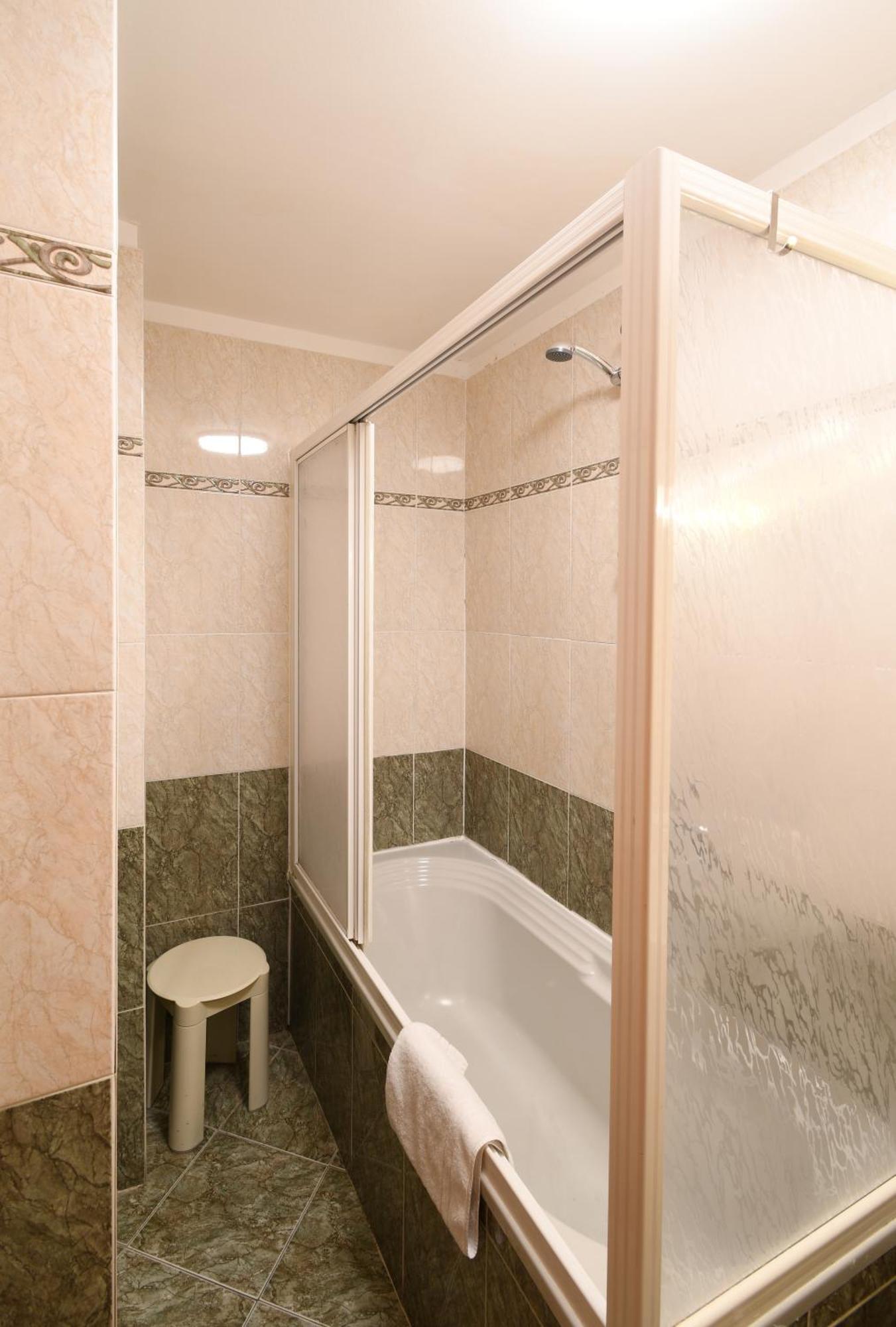 Hotel Cavour Rapallo Exterior photo