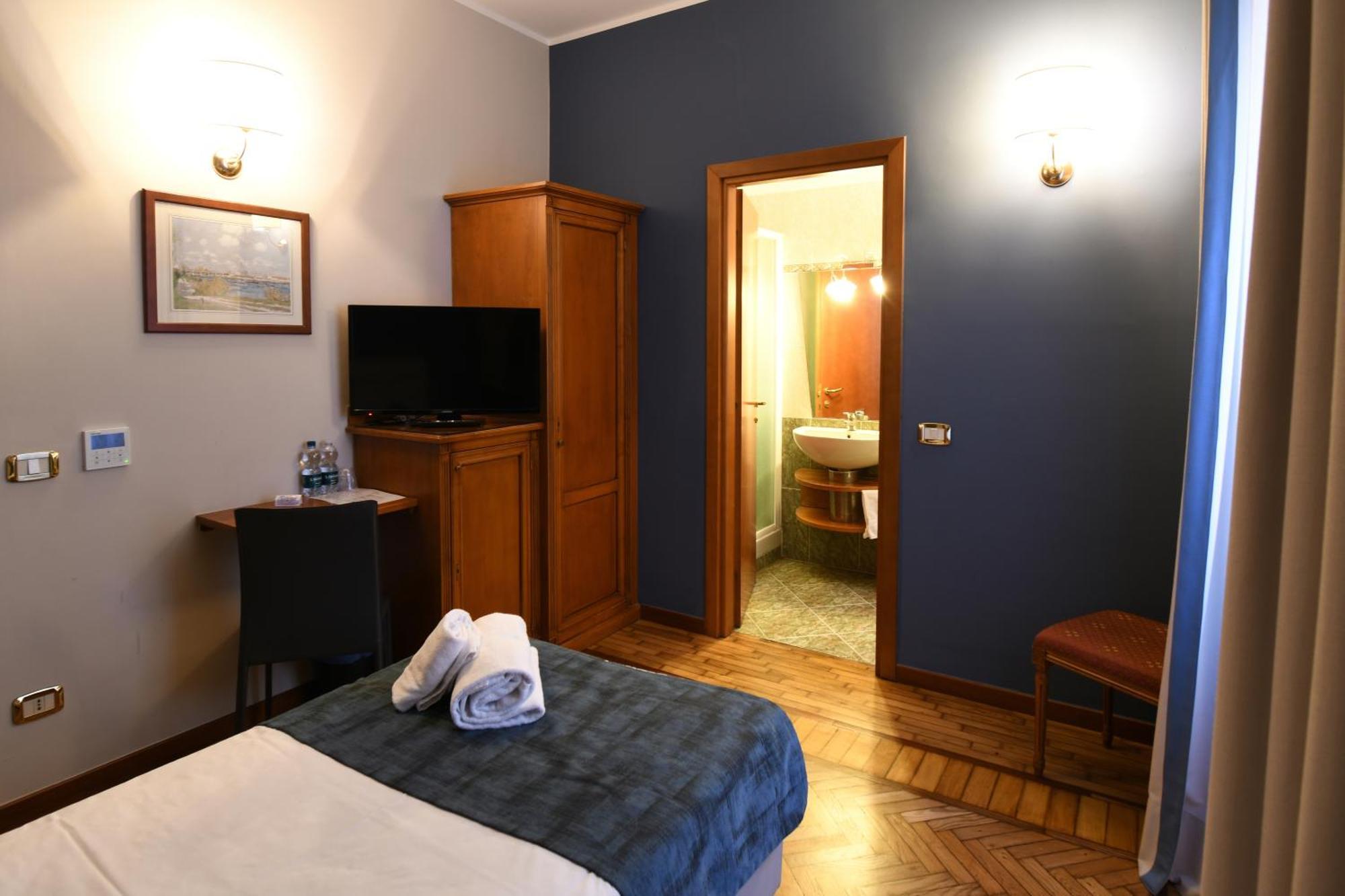 Hotel Cavour Rapallo Exterior photo