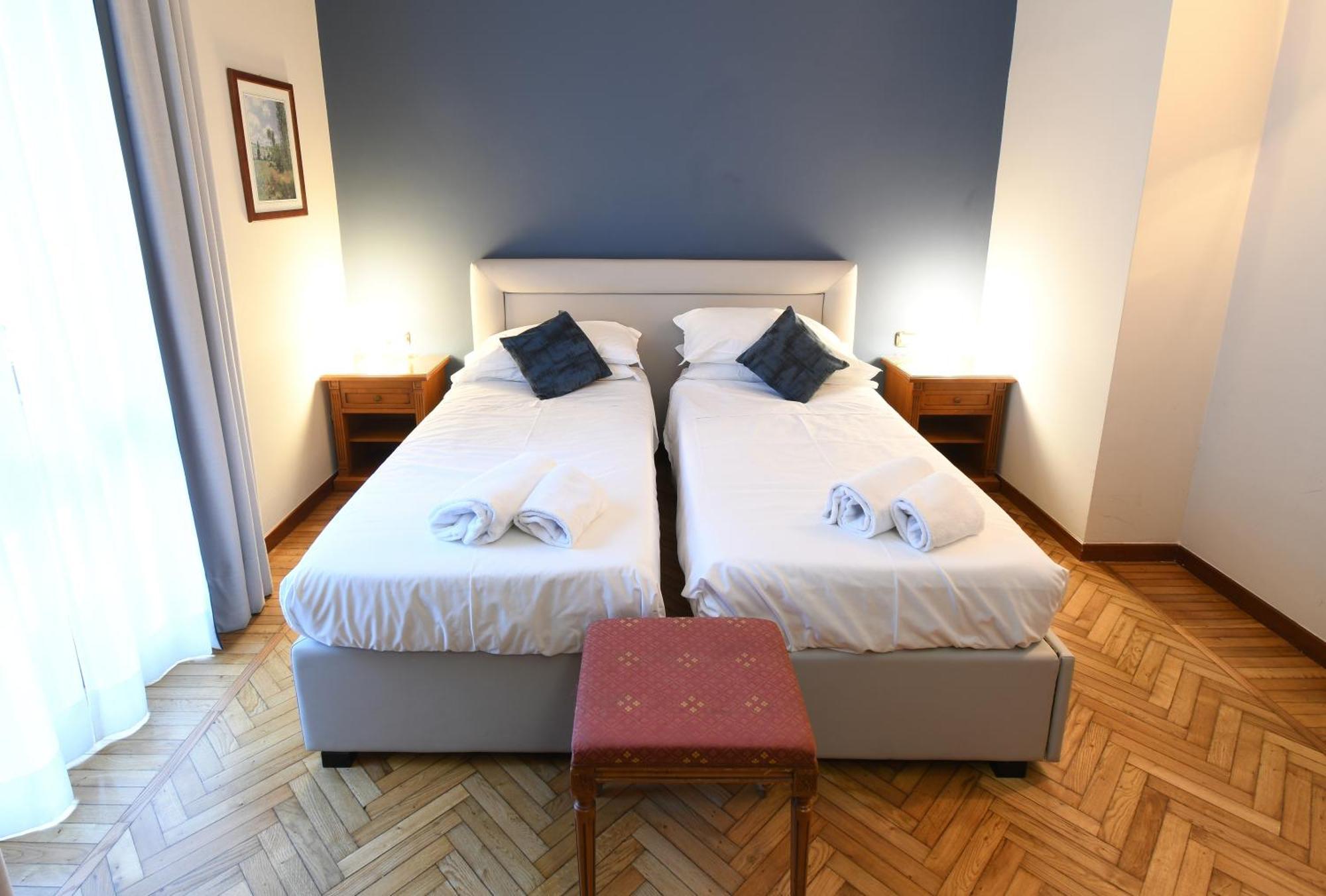 Hotel Cavour Rapallo Exterior photo