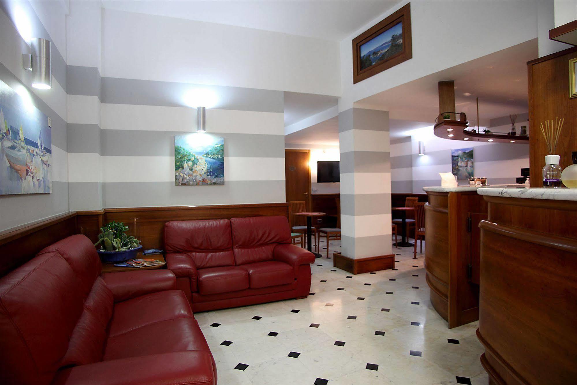 Hotel Cavour Rapallo Exterior photo